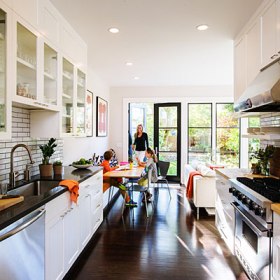 smart-remodel-kitchen-use-space-wisely-1213-l