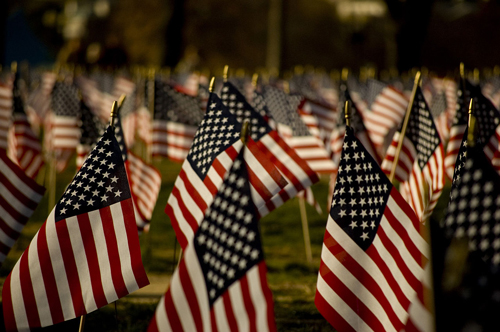 1280px-Americanflags500