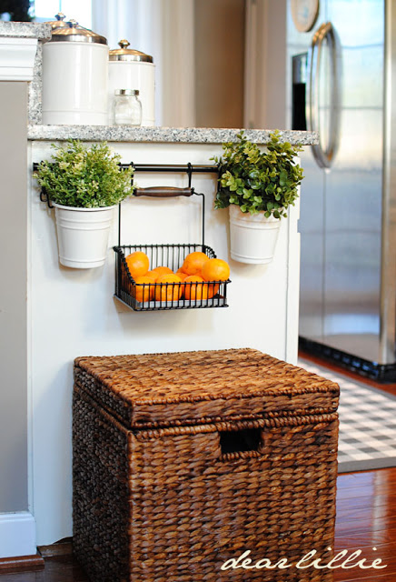 Fruit-basket-towel-bar