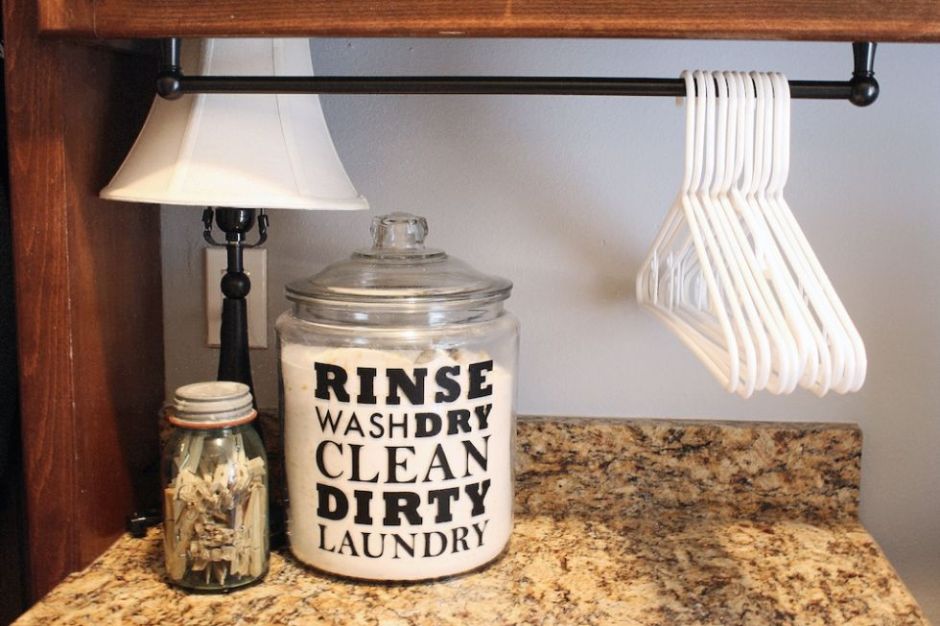 1435775634-1433442999-towel-bar-laundry-hanger