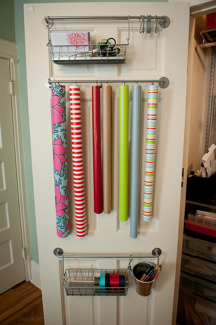 1435775637-1433443674-towel-bar-wrapping-paper