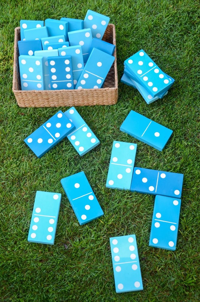 dominoes
