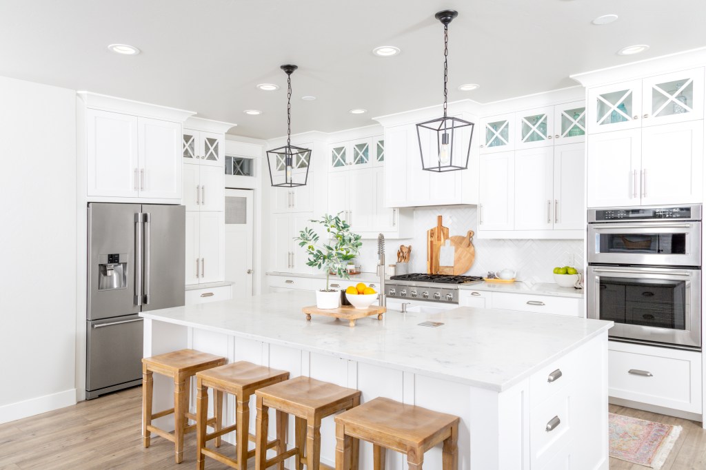A beautiful modern farmhouse kitchen.